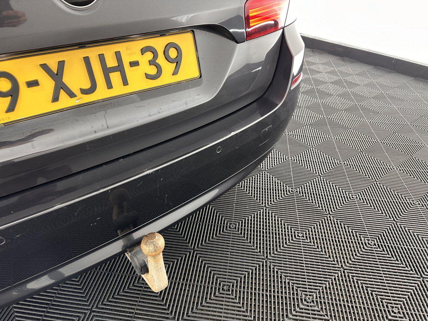 BMW 518 2014 — photo 36