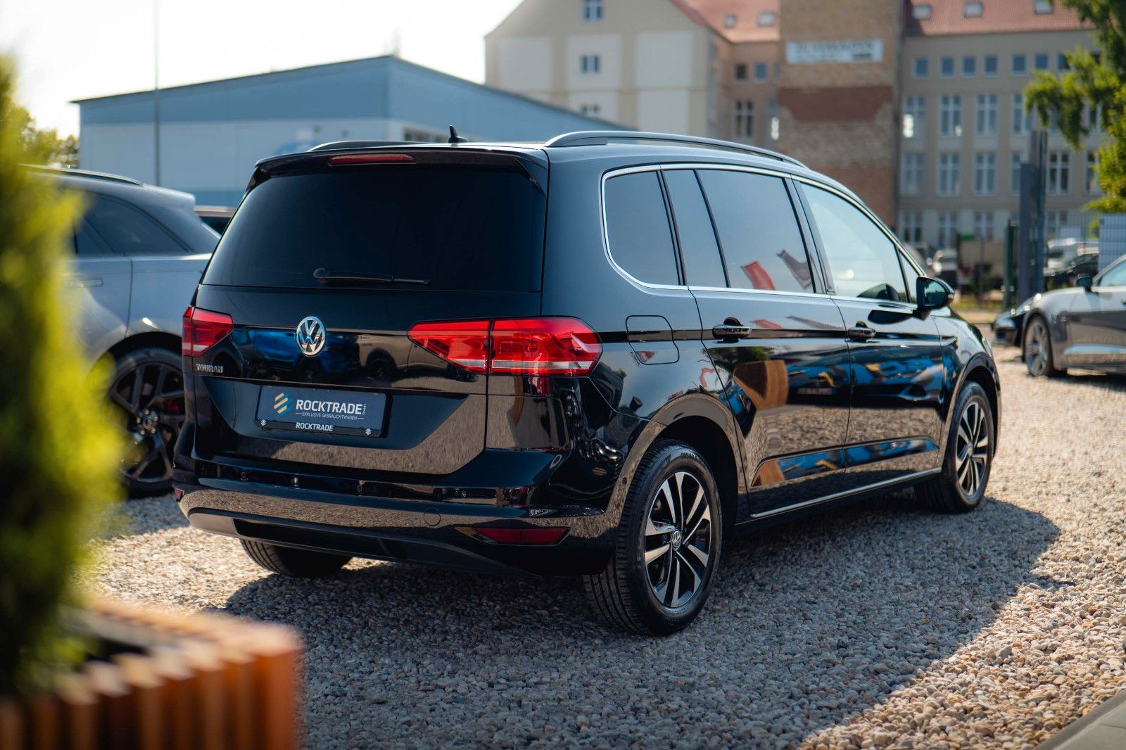 Fahrzeugabbildung Volkswagen Touran 1.6 Comfortline IQ.Drive | 7 Sitze | ACC