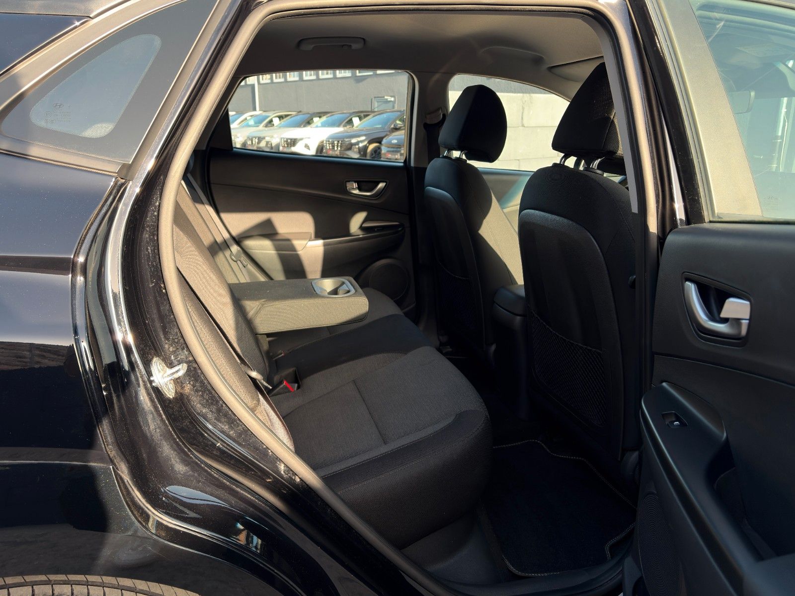 Fahrzeugabbildung Hyundai KONA E Select ACC PDC LFA LKA SHZ LHZ CarPlay