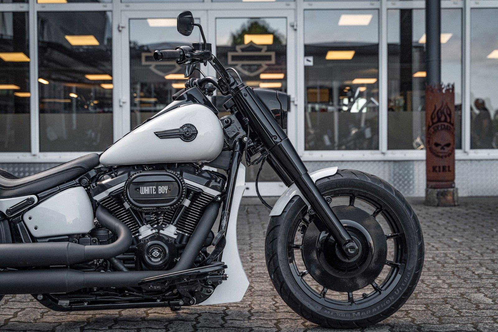 Fahrzeugabbildung Harley-Davidson WHITE FAT BOY FLFBS 114 MY24 -KESSTECH-
