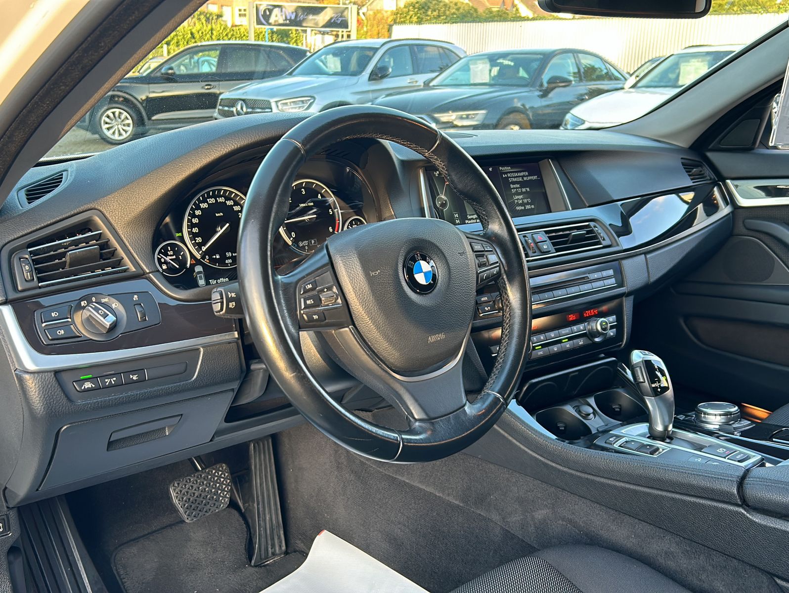 Fahrzeugabbildung BMW 525d TouringxDrive