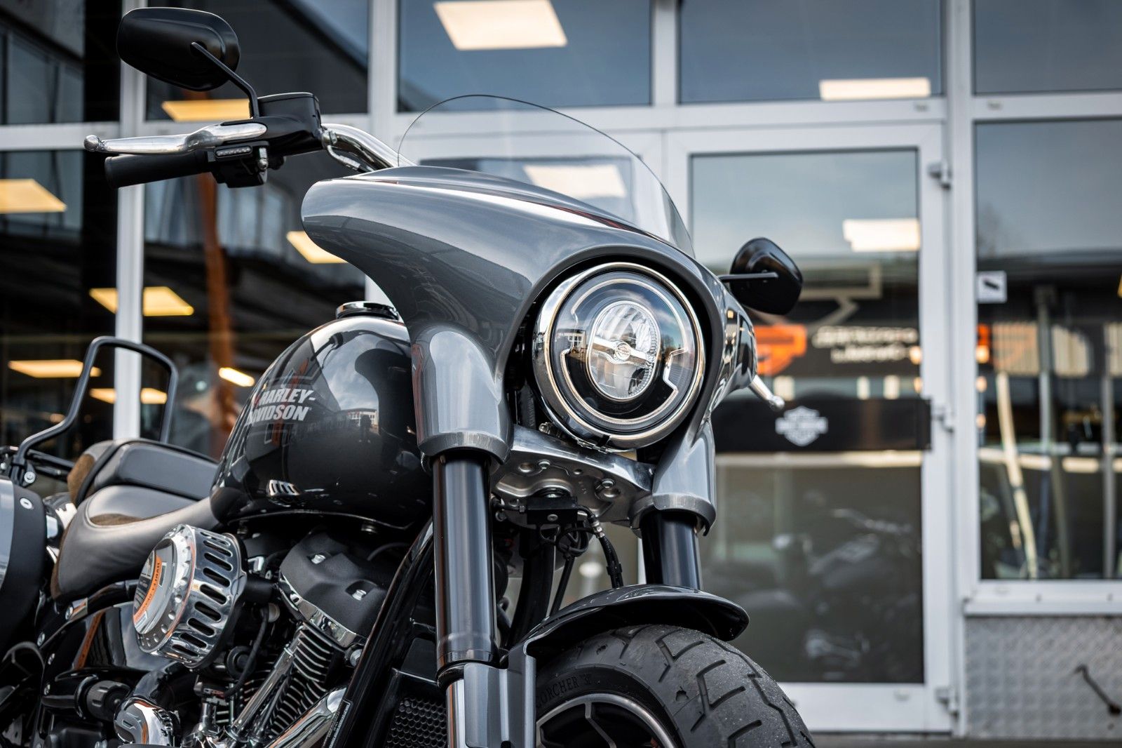 Fahrzeugabbildung Harley-Davidson FLSB SPORT GLIDE 107 - Dr. Jekill & Mr. Hyde -