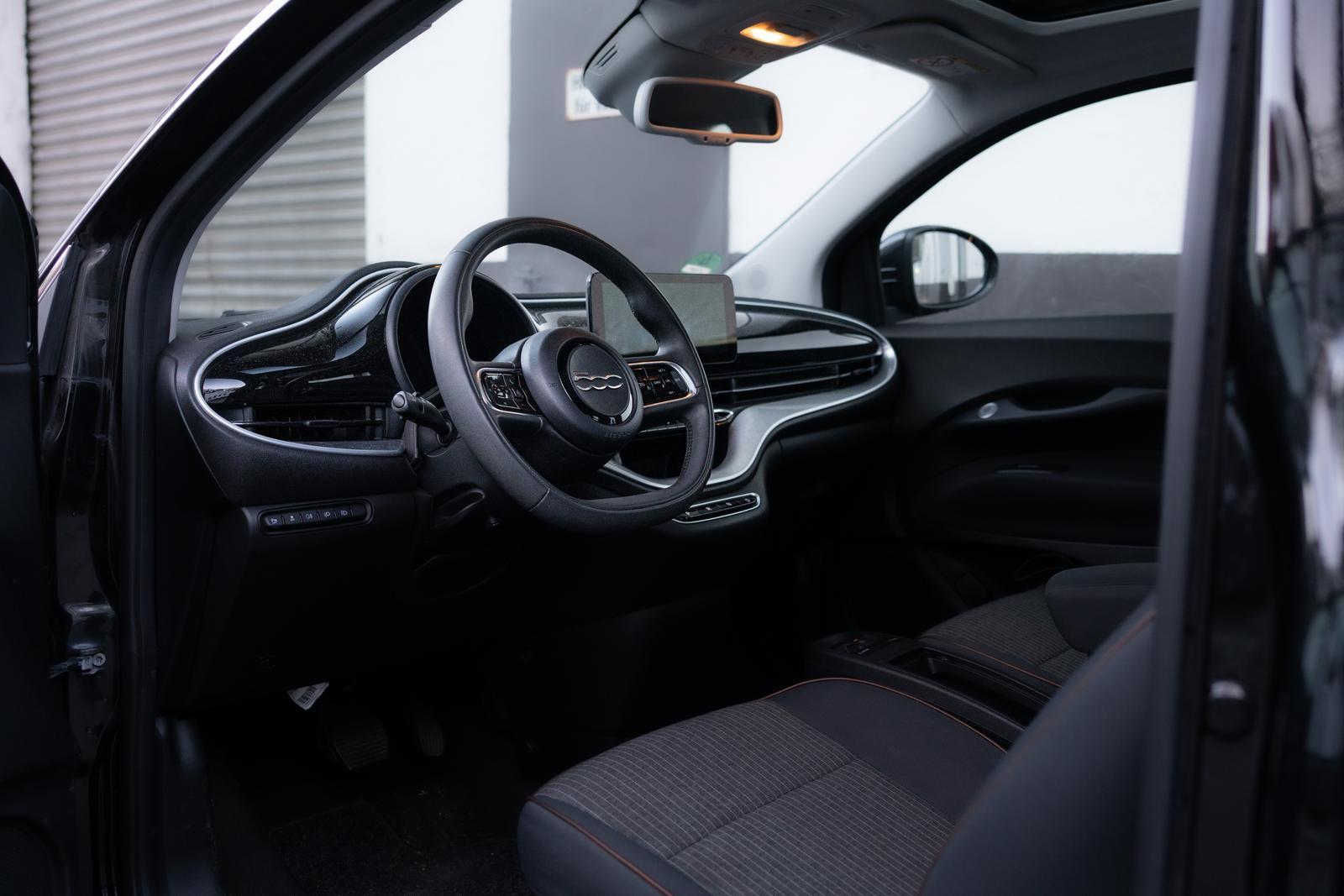 Fiat 500e Icon Skydome LED 360' CarPlay Totwinkel 17"