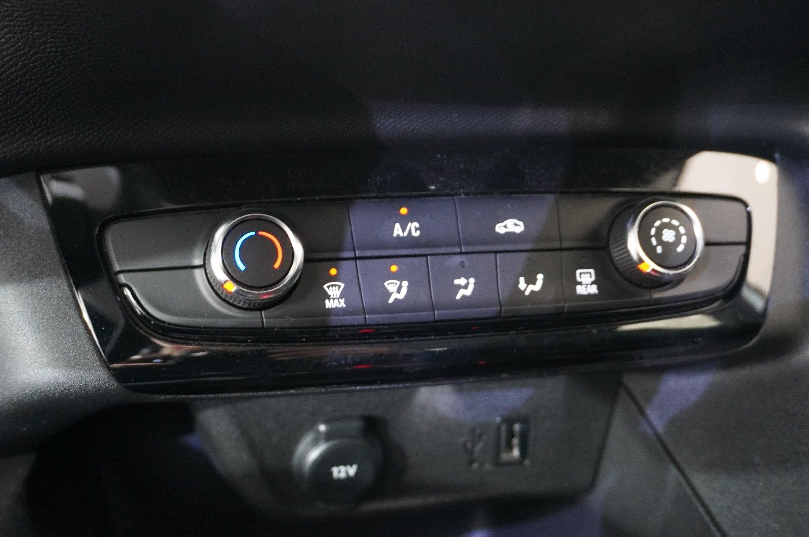 Fahrzeugabbildung Opel Corsa F 1.2T ELEGANCE NAVI/LED/VIRT/KAMERA/SPORT