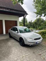 Ford Mondeo 1.8 92 kW Ghia Ghia - Ford Mondeo aus 2002: Ghia