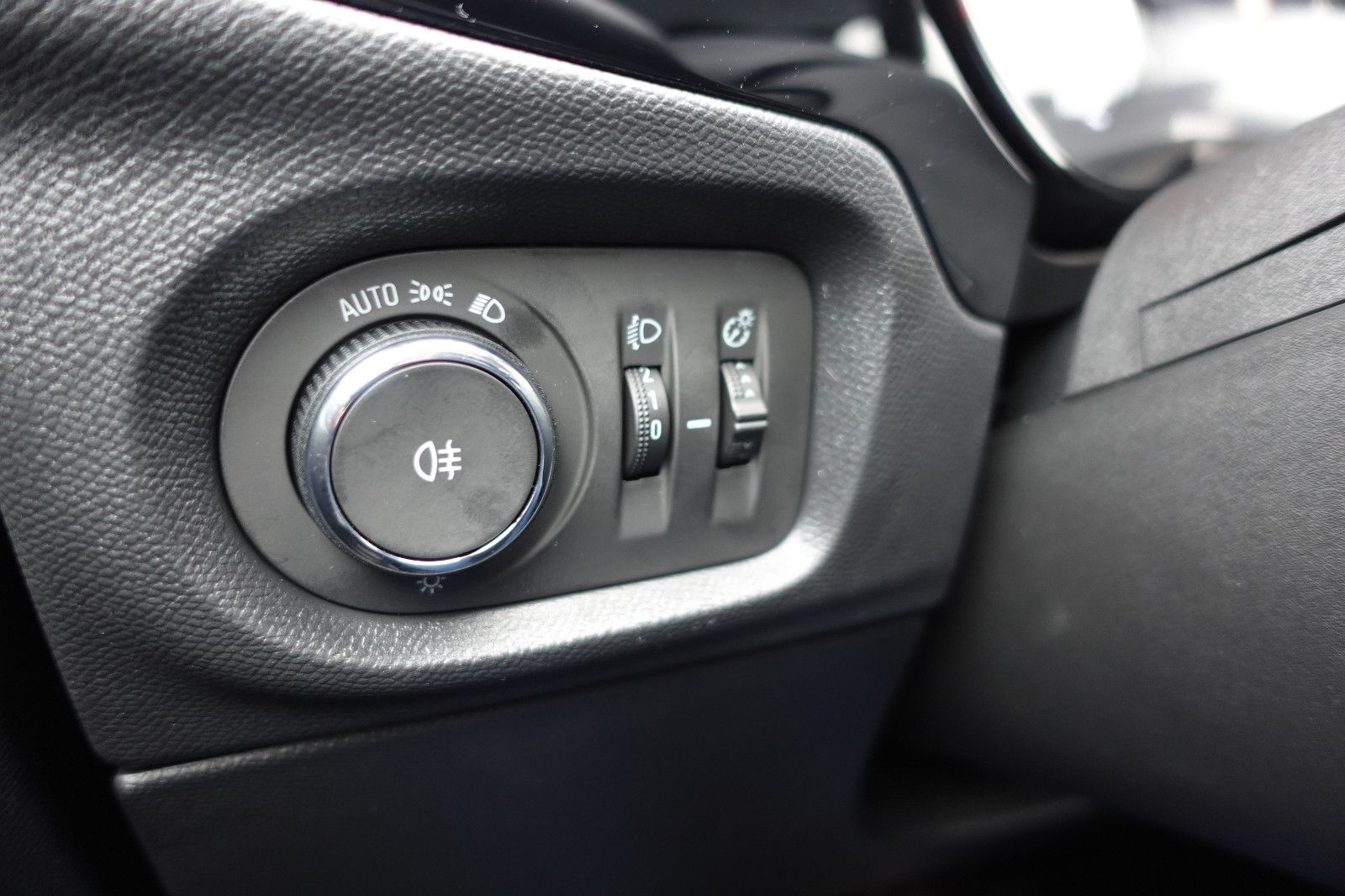 Fahrzeugabbildung Opel Corsa Hybrid Edition Sitzh.,Allwetter,LED,PDC
