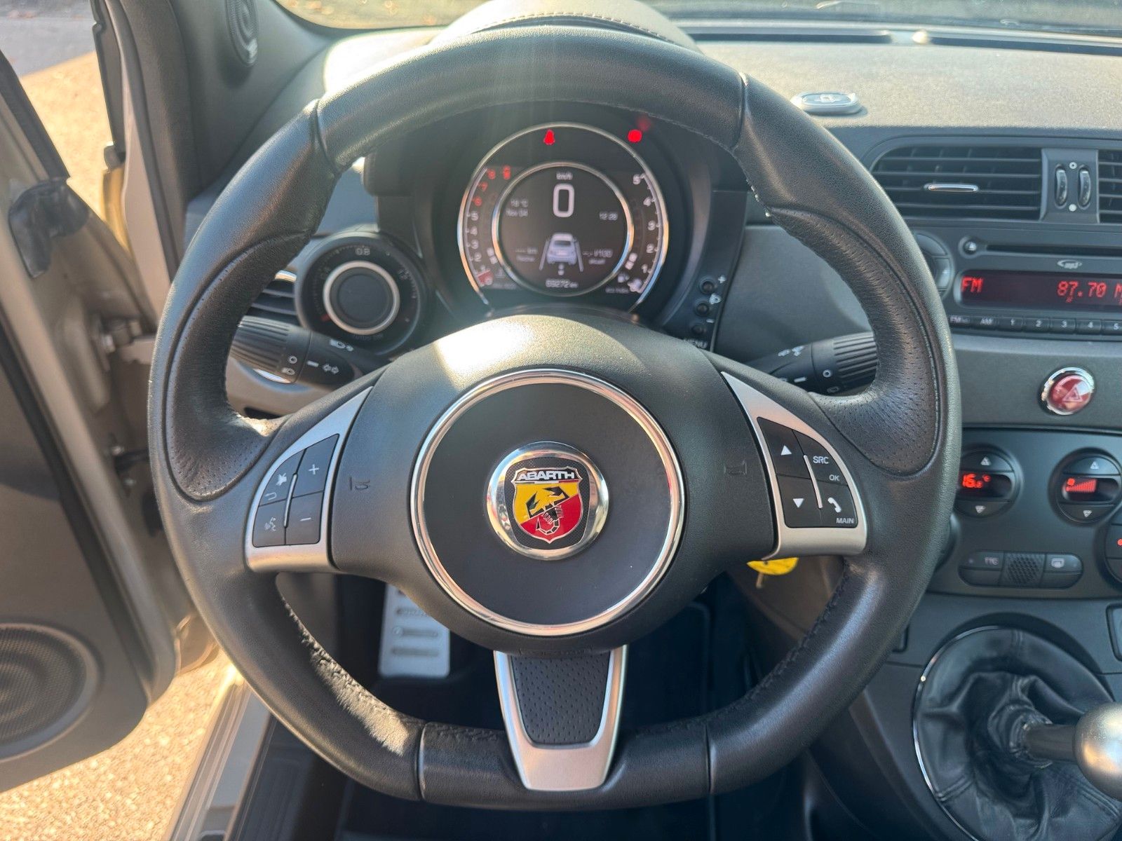 Fahrzeugabbildung Abarth 595 1.4 Competizione Radio Klimaaut.