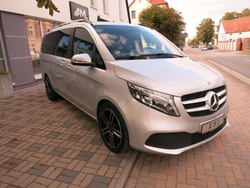 Mercedes V 220 - 3
