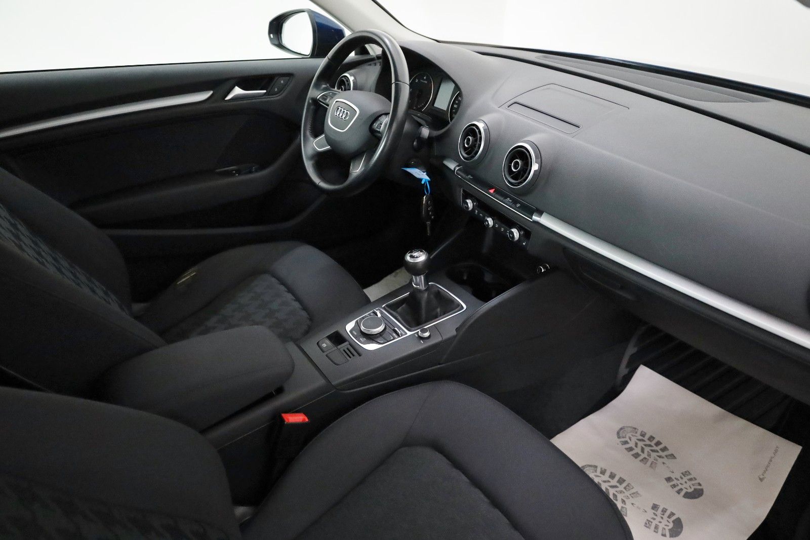 Fahrzeugabbildung Audi A3 attraction Navi,Xenon,SH,PDC,SR+WR
