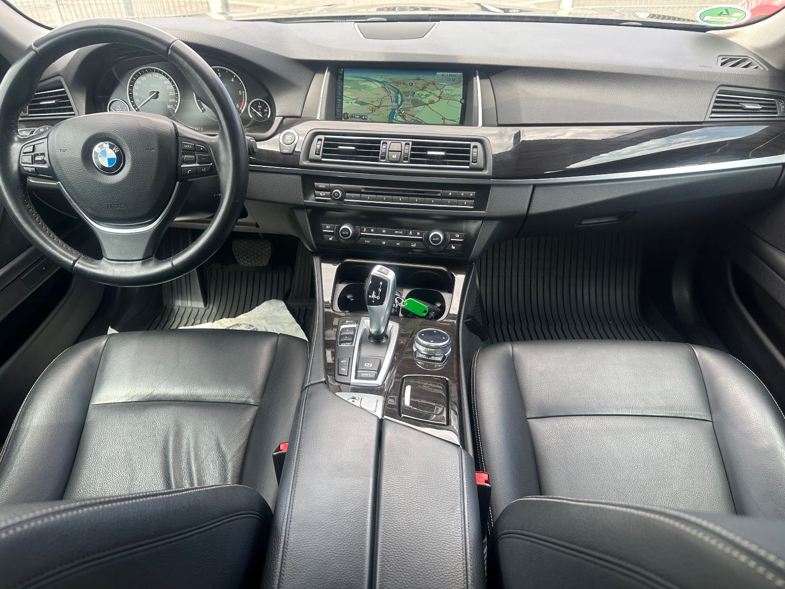Fahrzeugabbildung BMW 535 d LUXURY*HEAD-UP+LEDER*