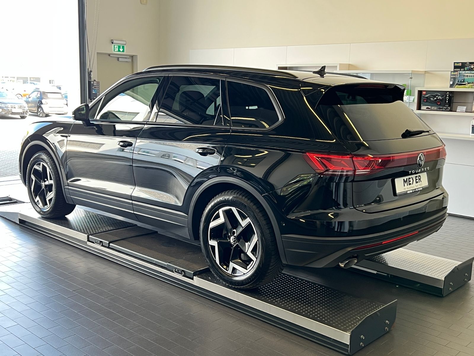 Fahrzeugabbildung Volkswagen Touareg 3.0 TDI 4MOTION *AHK, Luft, Leder, ACC,