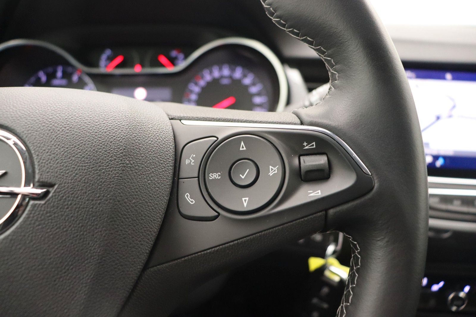 Fahrzeugabbildung Opel Crossland 1.2 Elegance NAVI LED KAMERA