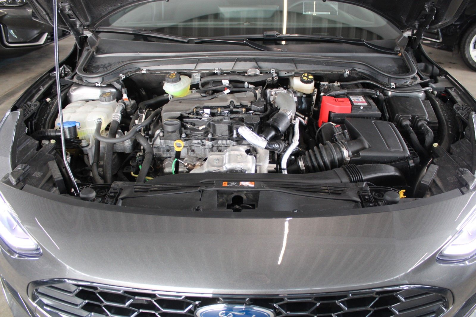 Fahrzeugabbildung Ford Focus ST-Line X Aut. LED ACC Leder Pano HUD Wint