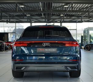 Audi Q8 - 8