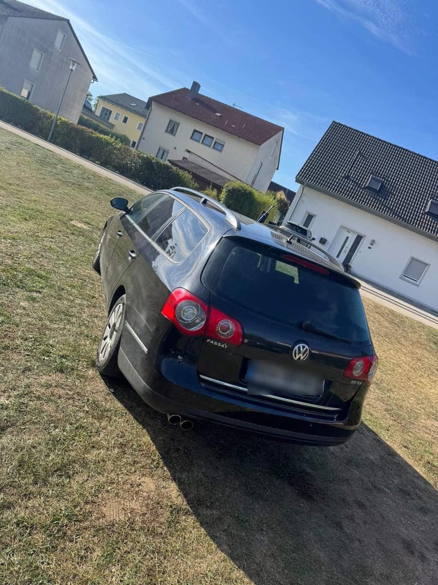Volkswagen Passat 2006 — вигляд ззаду