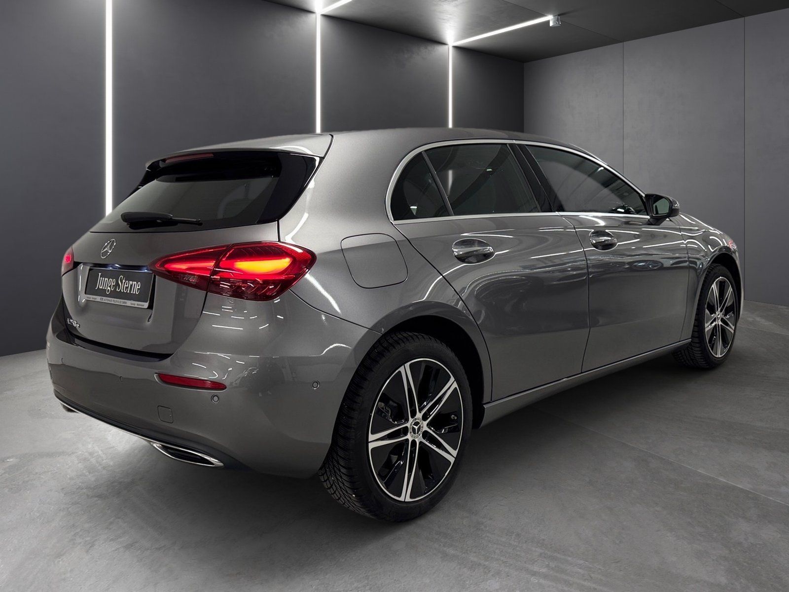 Fahrzeugabbildung Mercedes-Benz A 250 e Progressive*11KW*LED*Kamera*CarPlay*PDC*