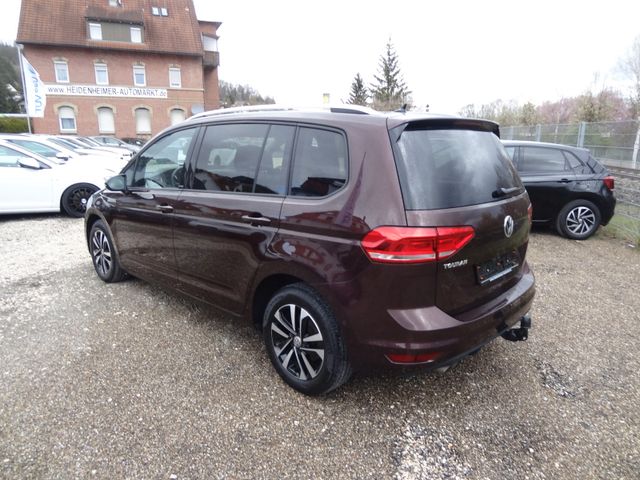 Fahrzeugabbildung Volkswagen Touran IQ.DRIVE/DSG/AHK/7-Sitzer/41.500Km/Kamera