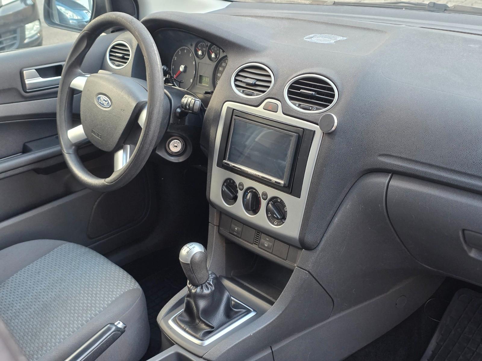 Ford Focus 2006 — photo 12