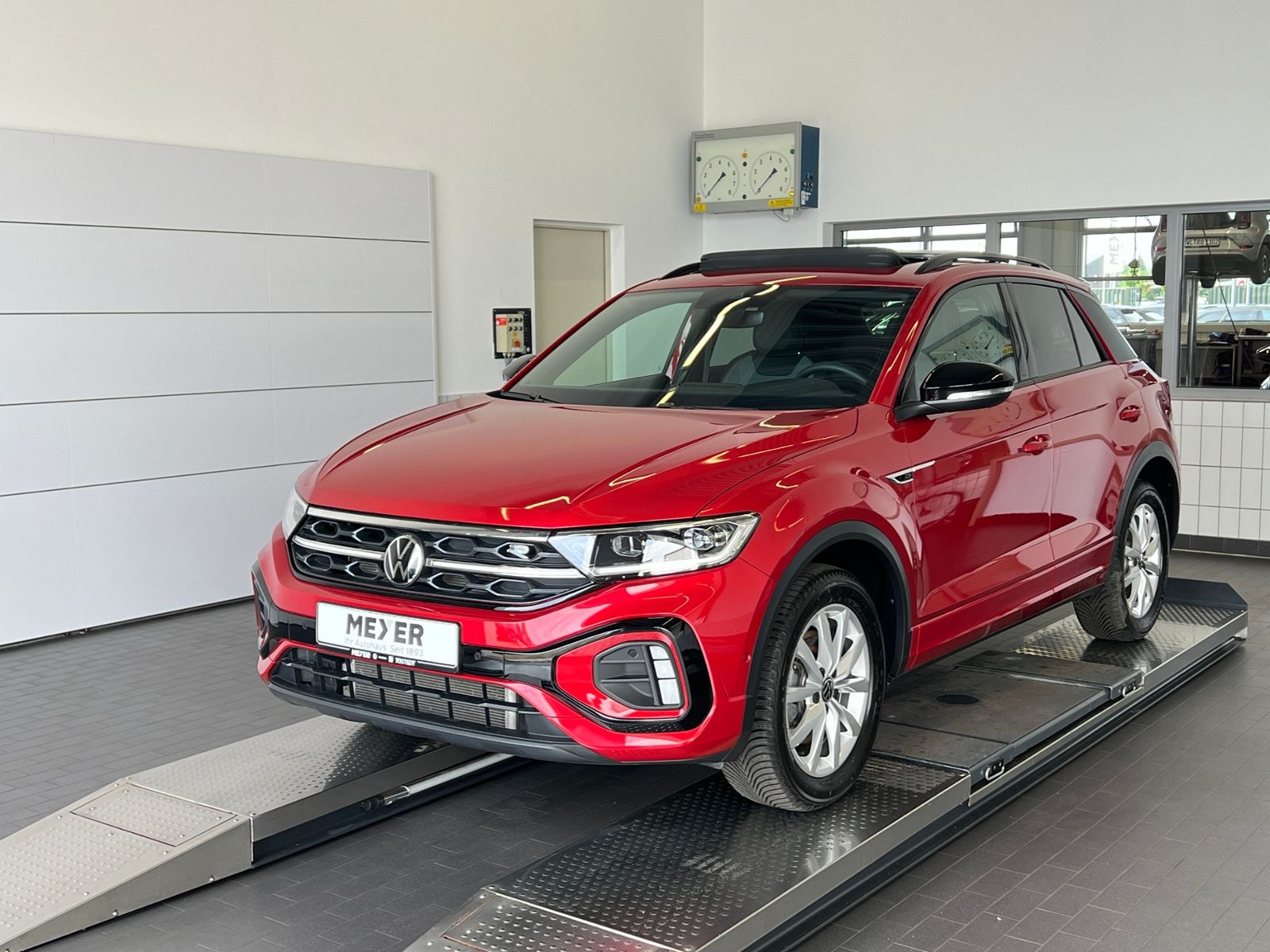 Fahrzeugabbildung Volkswagen T-Roc R-Line 2.0 TDI DSG 4Motion *AHK, BlackStyl