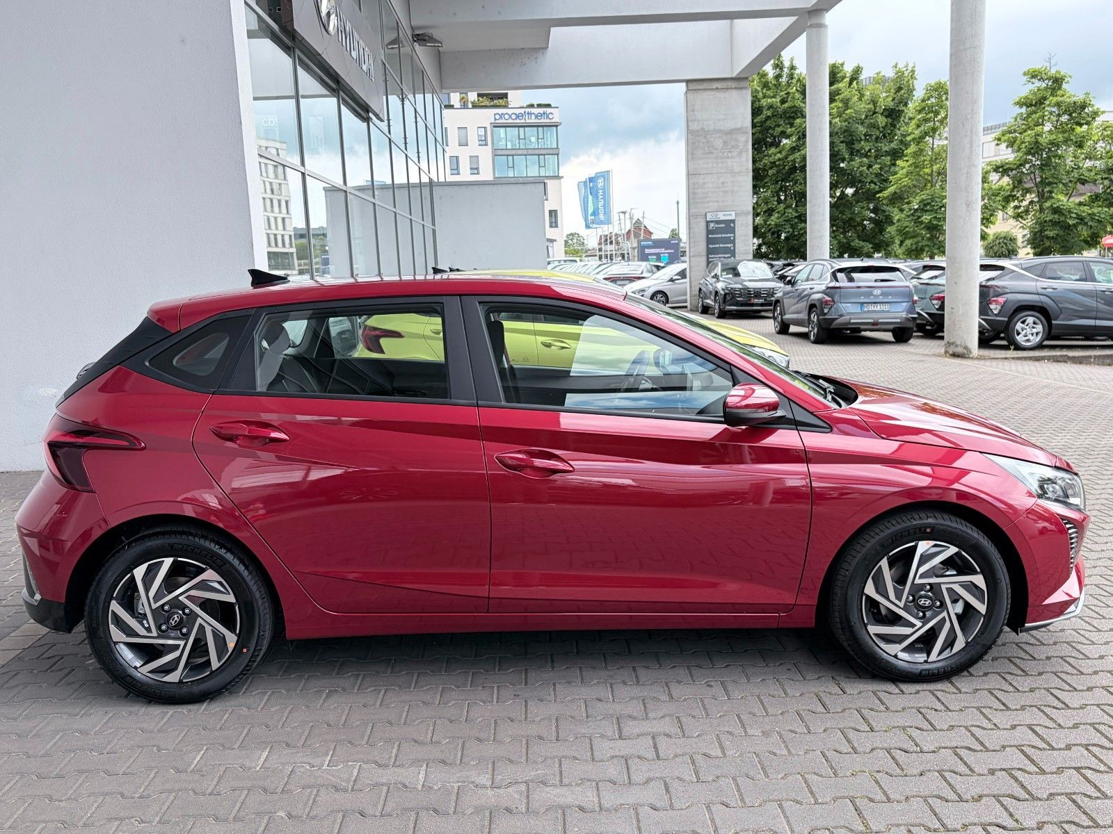 Fahrzeugabbildung Hyundai i20 1.0 T-GDI Blackline LED,Navi,SHZ,SoundSys