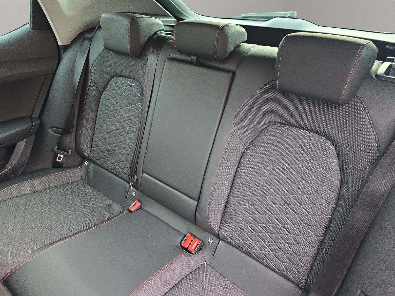 Fahrzeugabbildung SEAT Leon FR+Fahrassistenz+Voll-LED+Digital Cockpit