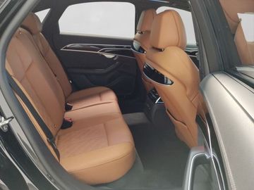 Audi A8 - 6