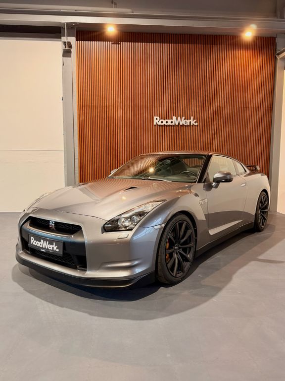 Nissan GT-R