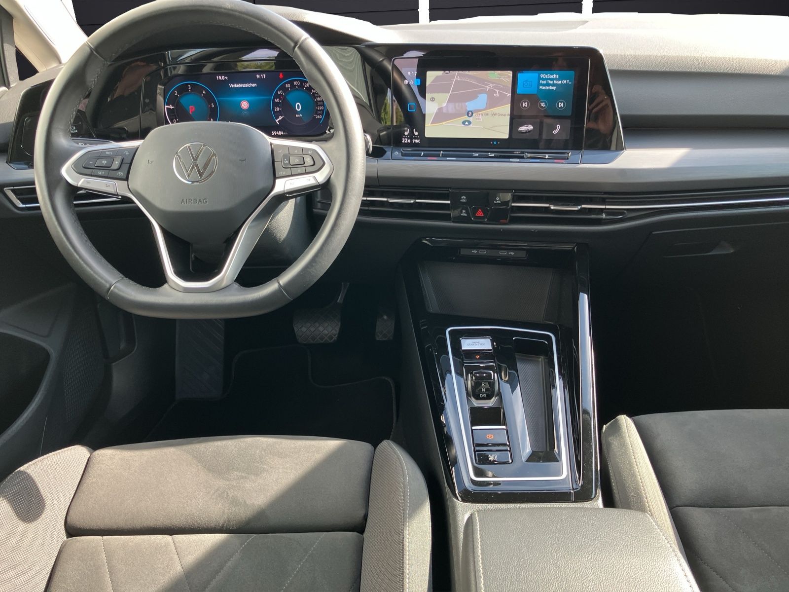 Fahrzeugabbildung Volkswagen Golf VIII Variant TDI Style DSG LEDplus Navi AID