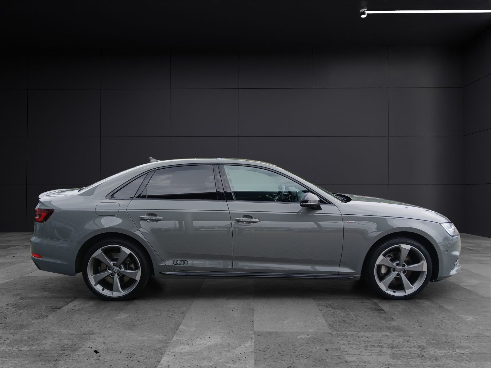 Fahrzeugabbildung Audi A4 TFSI sport S-Line-Black LED AHK Navi AVC ACC