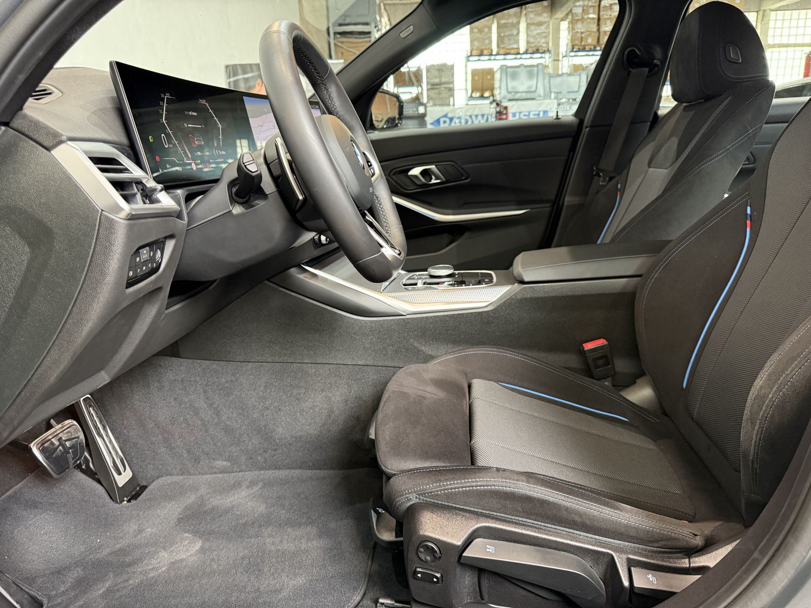 Fahrzeugabbildung BMW 330d xDrive |M Sportpaket |AHK |Driving Assistan