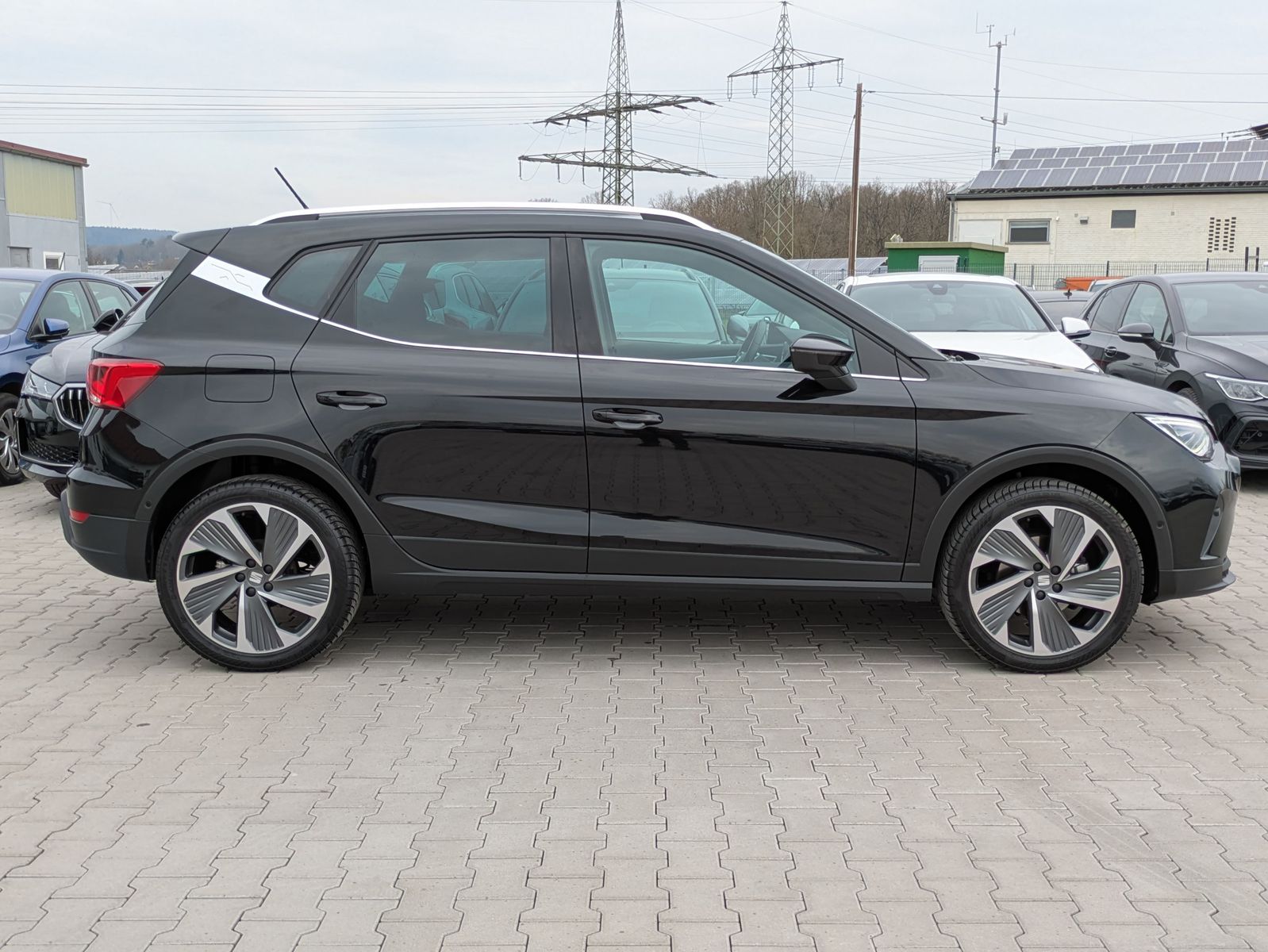 Fahrzeugabbildung SEAT Arona 1.5 TSI FR DSG AHK*ACC*LED*APP*DAB*KAMERA