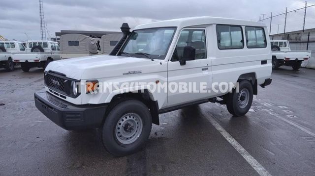 Toyota Land Cruiser 78 Metal top VDJ V8-EXPORT OUT EU