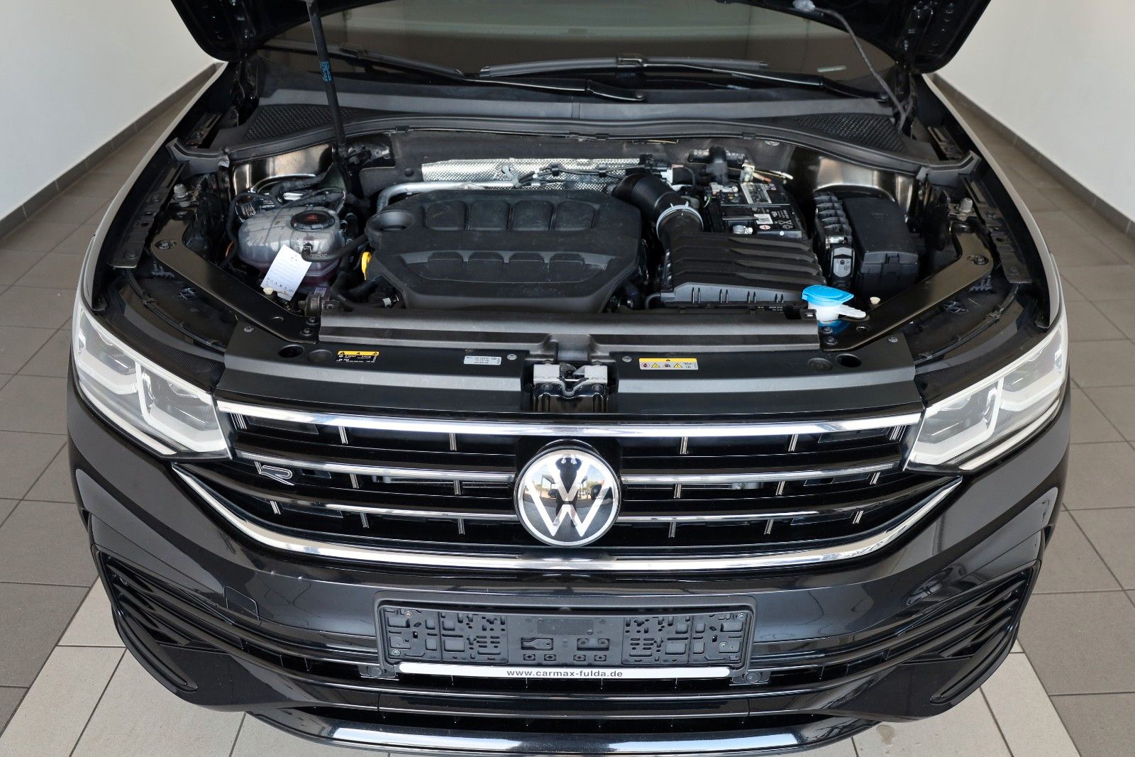 Fahrzeugabbildung Volkswagen Tiguan Allspace R-Line 4M Navi,HUD,Panorama,ACC