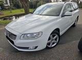 Volvo V70 D5 2.4 AWD/PDC/Teilleder/Tempoma... - Volvo V70 mit Diesel-Antrieb: Kombi, Automatik