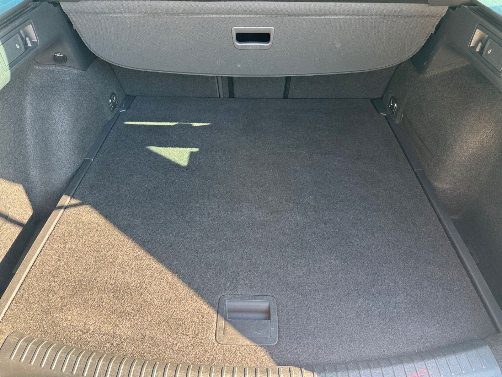 Fahrzeugabbildung SEAT Leon Sportstourer FR-Line 2.0 TDI