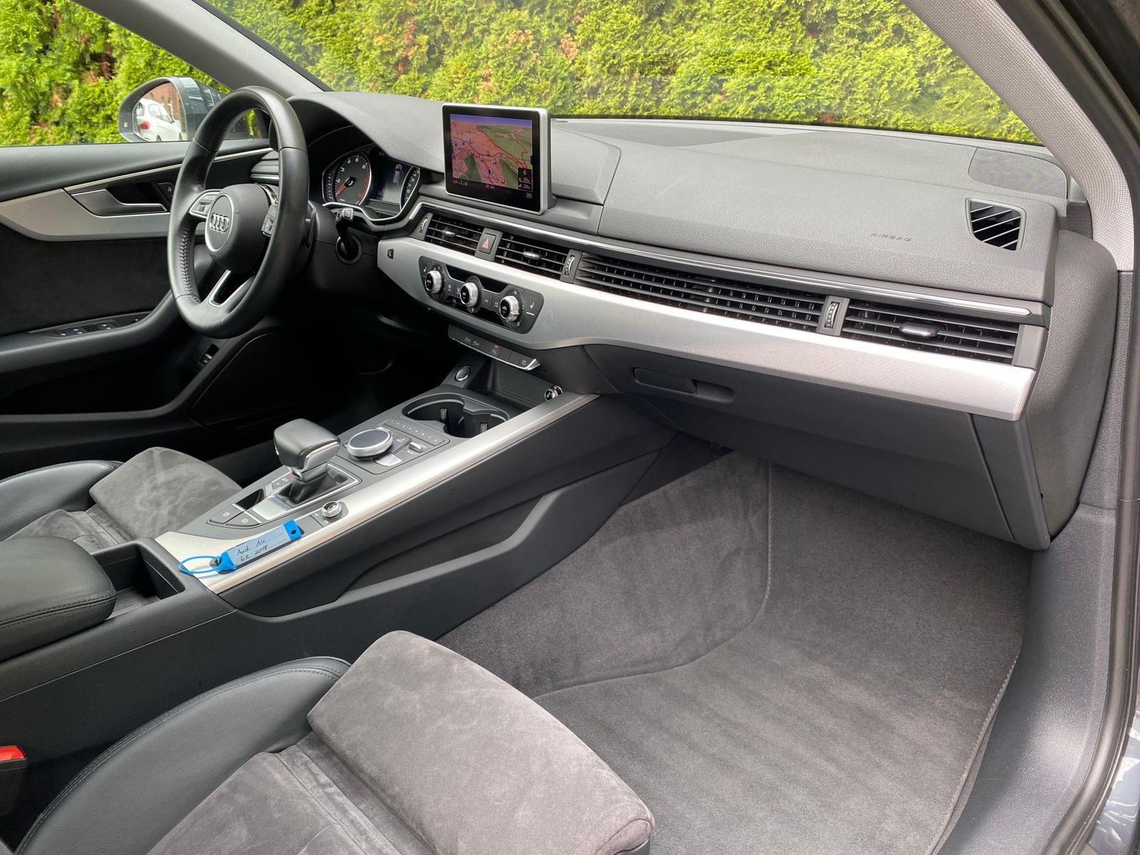 Fahrzeugabbildung Audi A4 1.4 TFSI Aut. S-LINE SPORT NAV+LED+SHZ+TEMP+