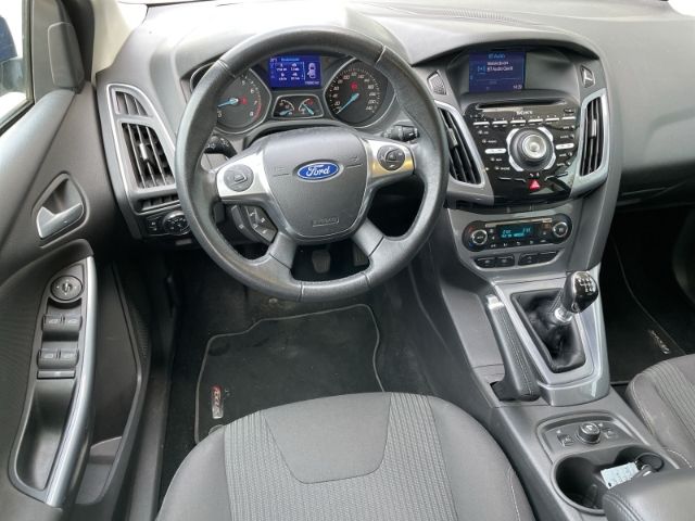 Fahrzeugabbildung Ford Focus 1.6 EcoBoost Titanium Navi, Tempomat, Sitz