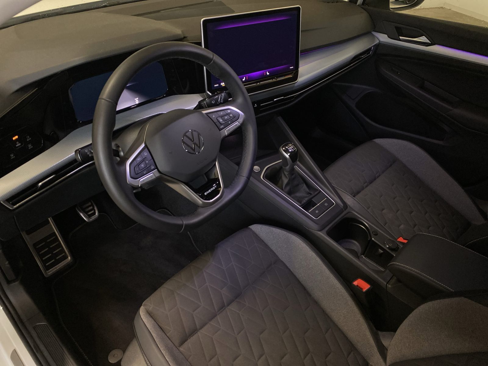 Volkswagen Golf VIII 1.5 TSI Energy ACC RFK LED Navi foto 5