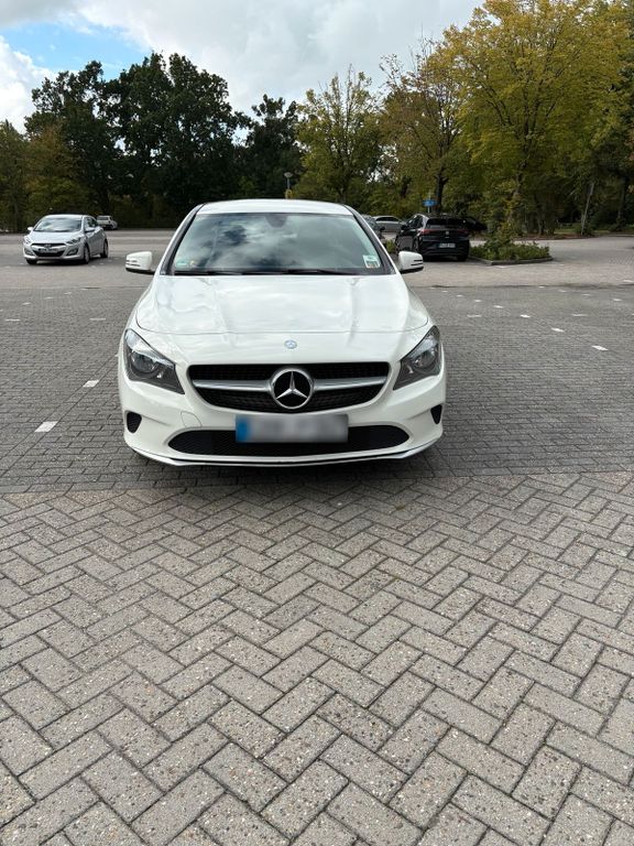 Image of Mercedes-Benz CLA 220