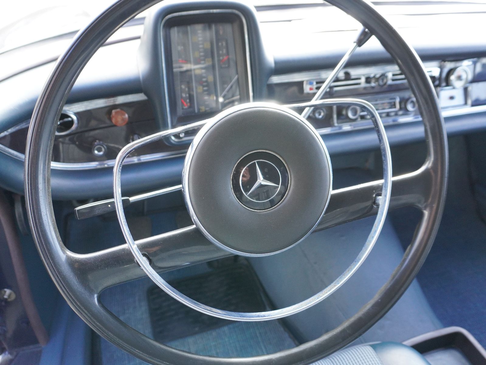 Fahrzeugabbildung Mercedes-Benz 200