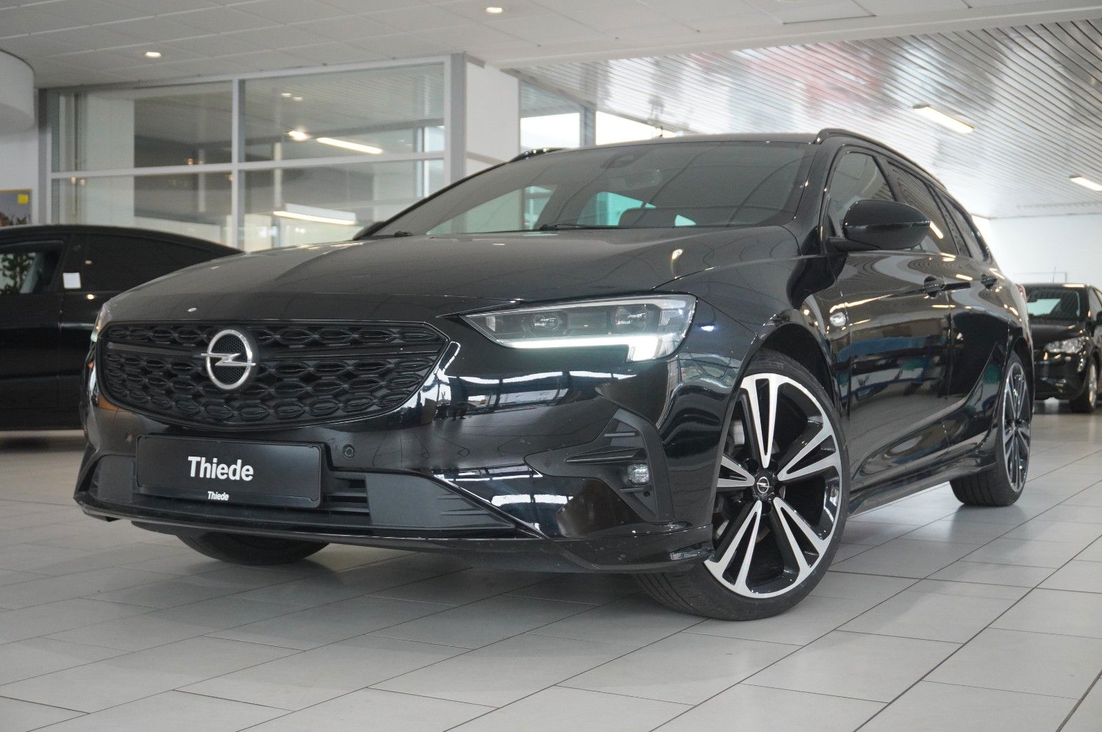 Fahrzeugabbildung Opel Insignia B ST 2.0D ULTIMATE NAVI/LED/OPC/VIRTU.