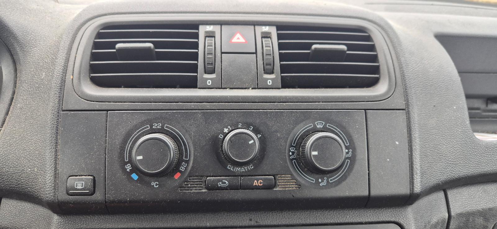 Skoda Fabia 2009 — interior