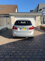 BMW 218 Active Tourer 218i - - silberne BMW 218 Active Tourer