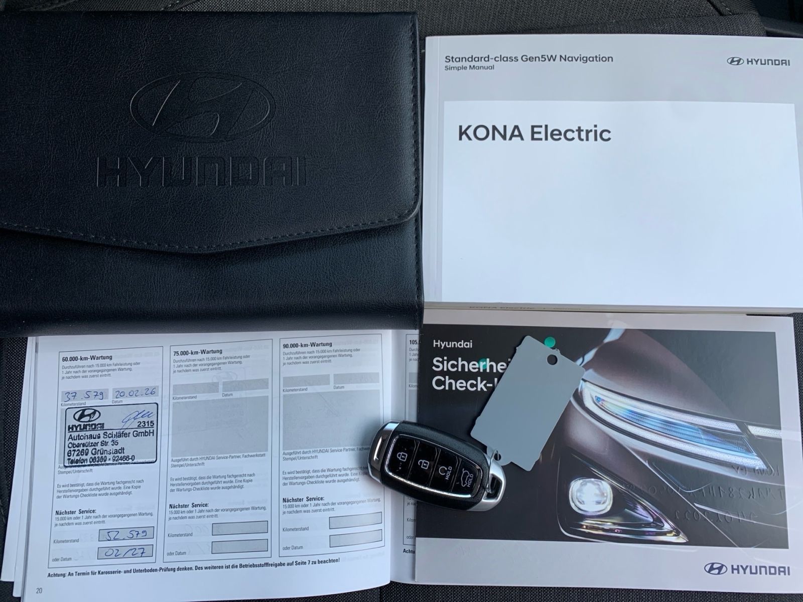 Fahrzeugabbildung Hyundai KONA Edition 30+ 1Hd 8x bereift