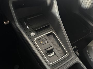 Volkswagen Caddy Maxi eHYBRID DSG STYLE LED ACC KAM 7SITZ