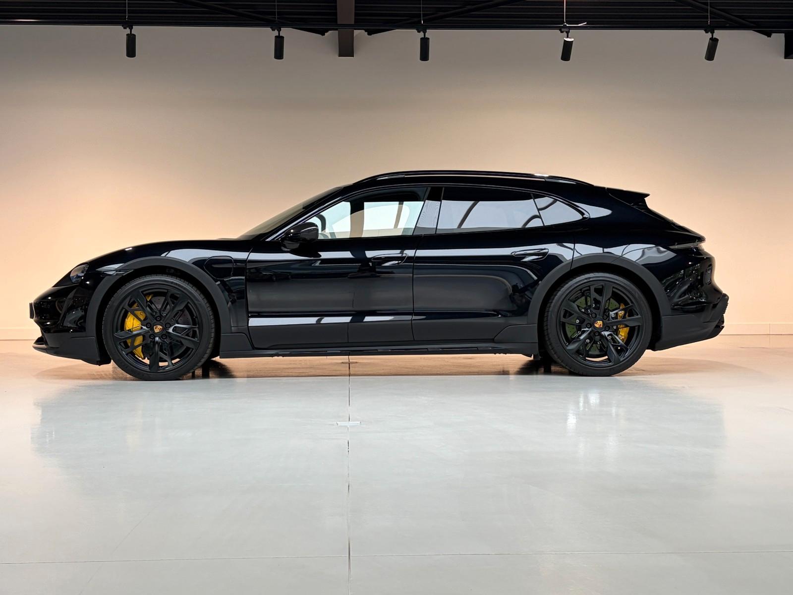 Porsche Taycan Turbo S Cross Turismo Approved 34000KM