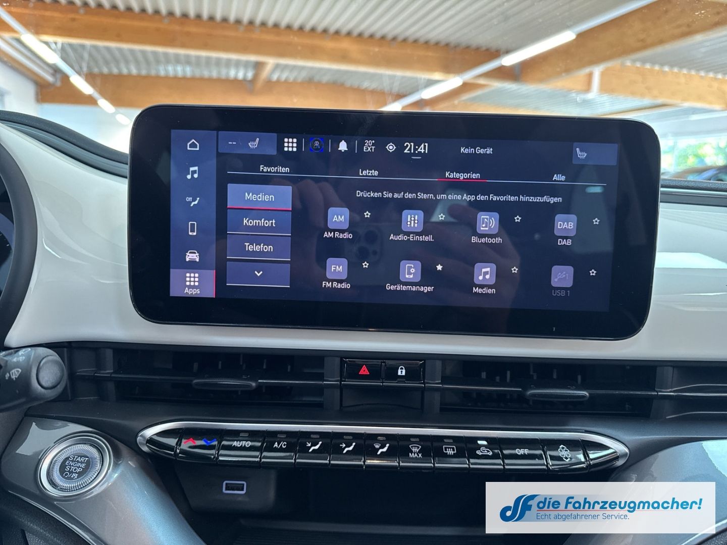 Fahrzeugabbildung Fiat 500 e Apple CarPlay Android Auto Klimaautom Fah