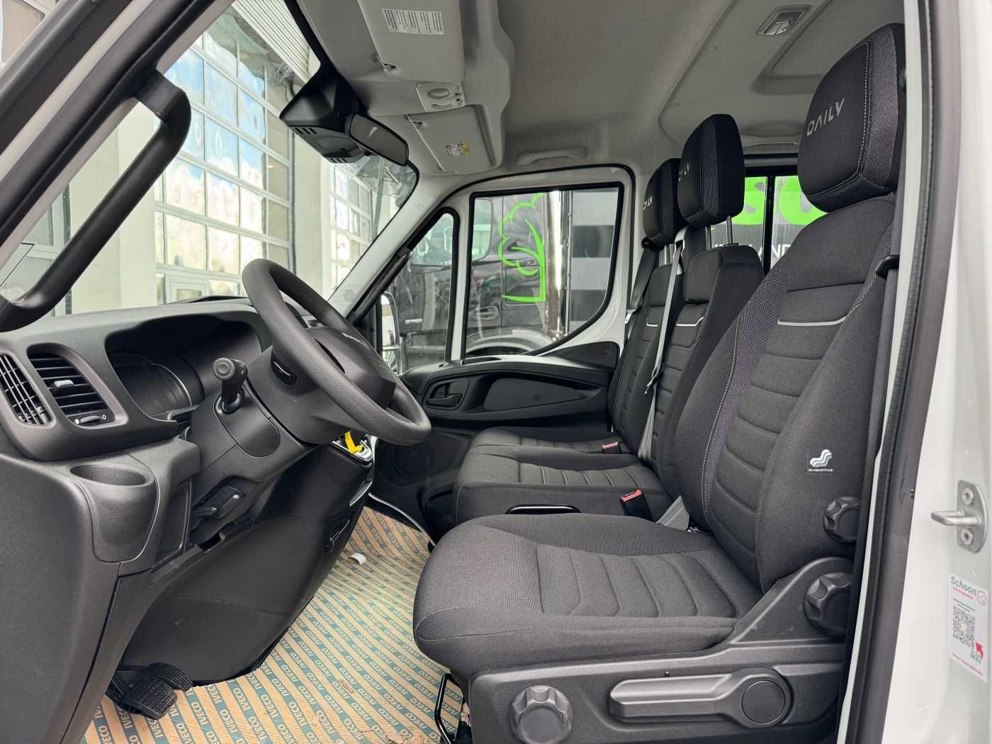 Fahrzeugabbildung Iveco Daily 50C18H A8 DoKa *AHK*Automatik*7-Sitze*