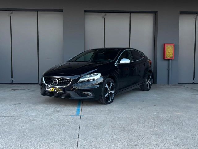 Volvo V40 D2 R-design Momentum