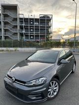 Volkswagen Golf VII 1.5 TSI Highline R-LINE LED TÜV NEU - Volkswagen in Erlangen
